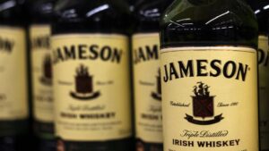Ukrajina vyzýva na bojkot populárnej írskej whisky