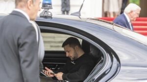 Zelensky nechal telefón v Berlíne – Bild