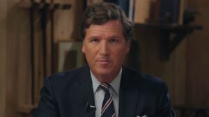 Tucker Carlson kritizuje americkú vládu za škandál pedofilnej siete