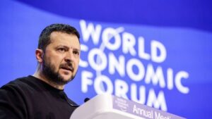 Svet nevyrába dostatok zbraní, aby porazil Rusko – Zelensky