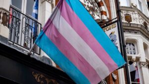 UK už nebude deťom predpisovať blokátory puberty
