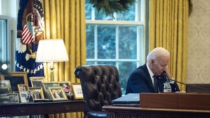 Biden ubezpečuje Zelenského o pomoci USA