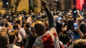 Gruzínsko obviňuje Washington z pokusu vyvolať „dve revolúcie“