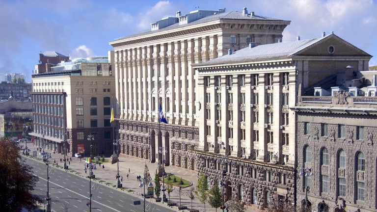Kyjevská ulica Pravdy sa nahrádza s novým menom na “triedu Európskej únie” Kyjevská ulica Pravdy sa nahrádza s novým menom na “triedu Európskej únie”