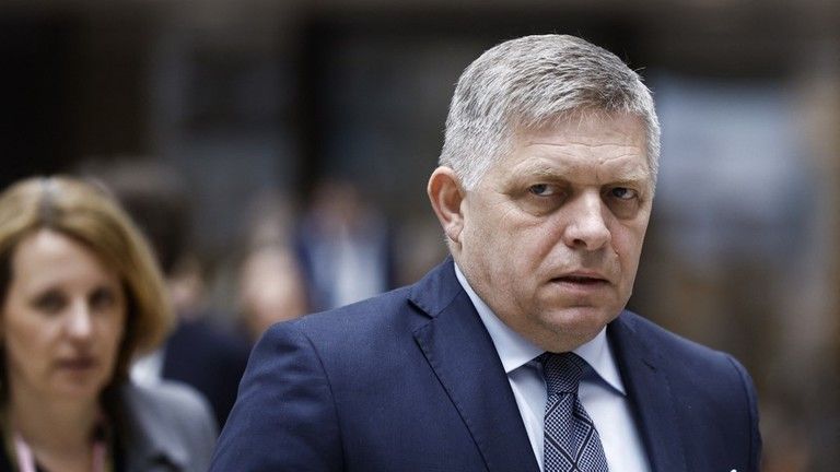 Slovenský premiér prežil operáciu po pokuse o atentát: Ako sa to stalo