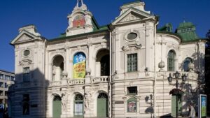 Lotyšské národné divadlo zakazuje ruský jazyk