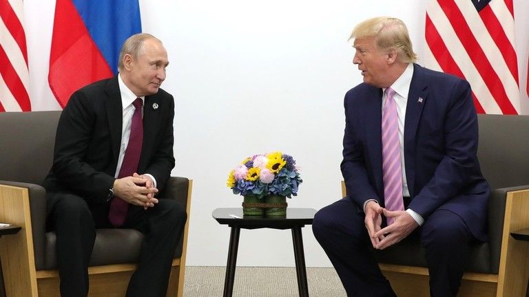 Kremeľ reaguje na, že vraj telefonáty Putina a Trumpa Kremeľ reaguje na, že vraj telefonáty Putina a Trumpa