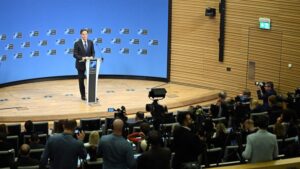 NATO diskutuje o prímerí pre Ukrajinu – Bloomberg