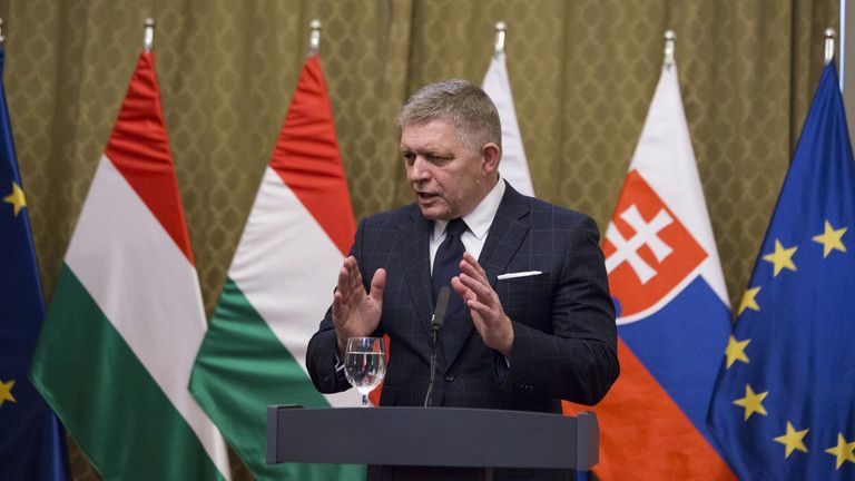 Zahraniční ‚odborníci‘ pripravujúci prevrat – Robert Fico Zahraniční ‚odborníci‘ pripravujúci prevrat – Robert Fico