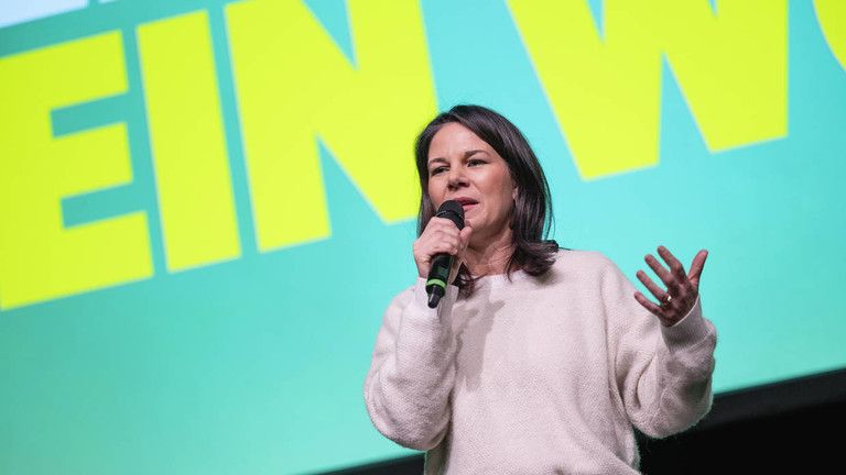 Nemecká ministerka zahraničia Annalena Baerbocková odpálila vlastnú vládu kvôli pomoci Ukrajine Nemecká ministerka zahraničia Annalena Baerbocková odpálila vlastnú vládu kvôli pomoci Ukrajine