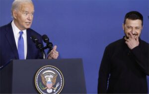 Moskva odsúdila Bidenov „krvavý dar“ Zelenskému