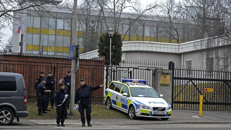 Ukrajinsky občan vrazil autom do ruského veľvyslanectva – diplomat Ukrajinsky občan vrazil autom do ruského veľvyslanectva – diplomat