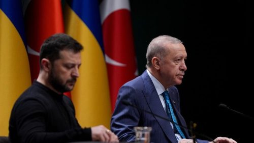 Zelensky spriada pavučinu, a člen NATO sa navrhuje za „ideálneho hostiteľa“ pre ďalšie rozhovory s Ukrajinou