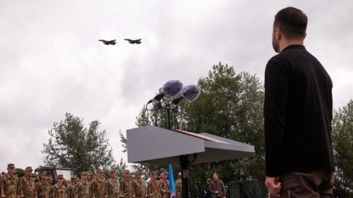 Ukrajinci zostrelili vlastnú stíhačku F-16 – WSJ