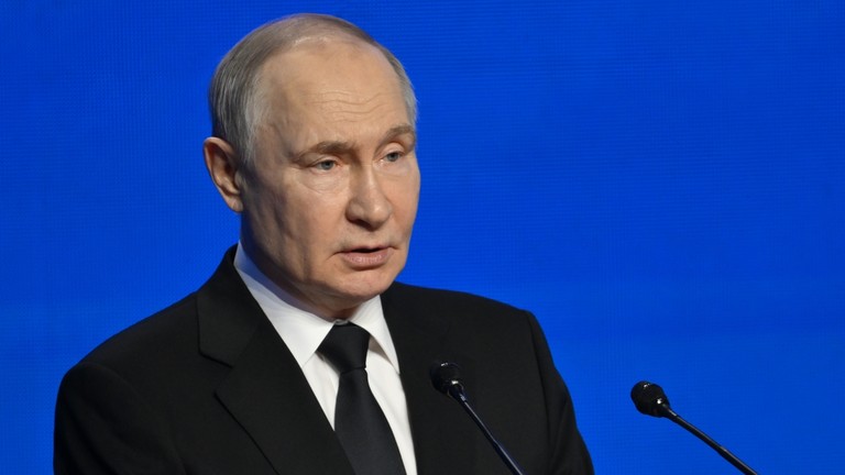 Rusko stojí samo proti Západu – Putin