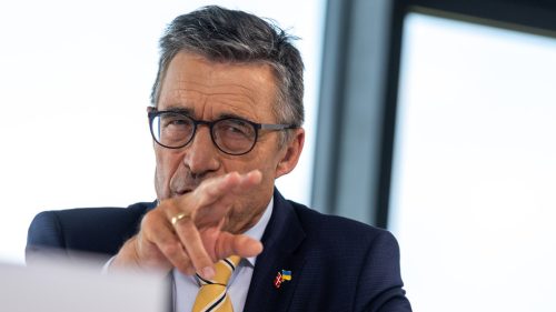 Bývalý šéf NATO varuje Trumpa, aby sa držal ďalej od Grónska