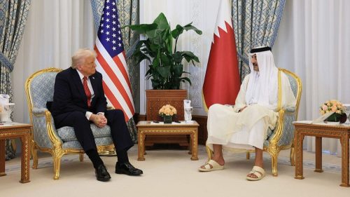 Trump podpísal s Katarom dohody o obrane a nákupe Boeingu