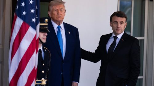 Macron prezrádza svoje pocity z témy „Amerika na prvom mieste“