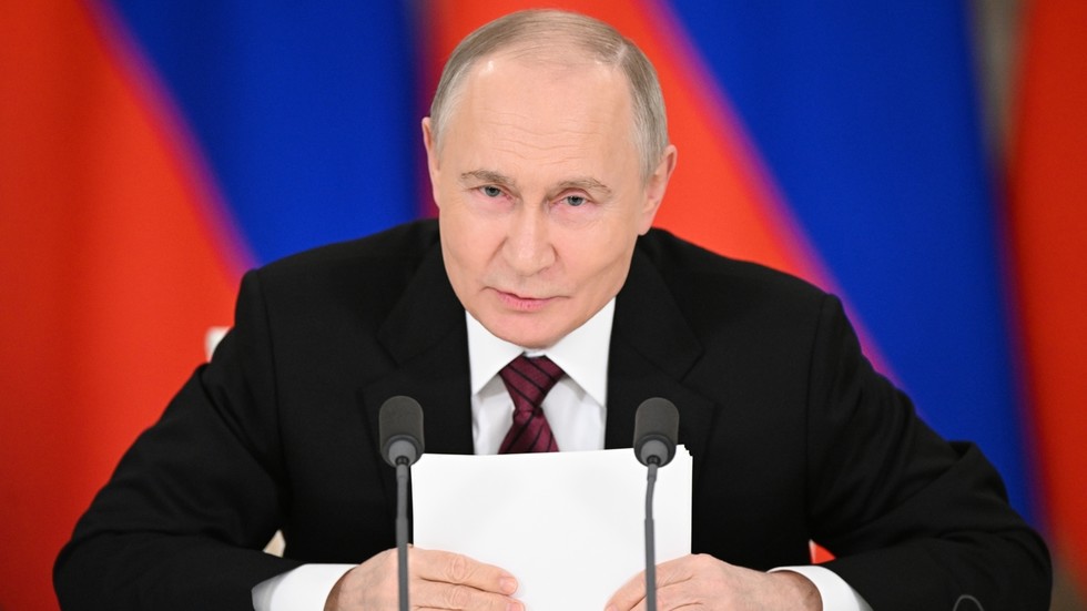 Kremeľ vylučuje Putinovu účasť na mierových rokovaniach o Ukrajine