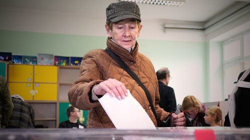 Poľsko smeruje do druhého kola tesných prezidentských súbojov