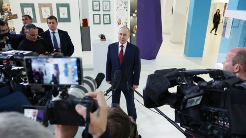 Putin označil dvojhodinový hovor s Trumpom za „veľmi užitočný“