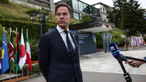 Šéf NATO sa vyjadril k telefonátu medzi Putinom a Trumpom