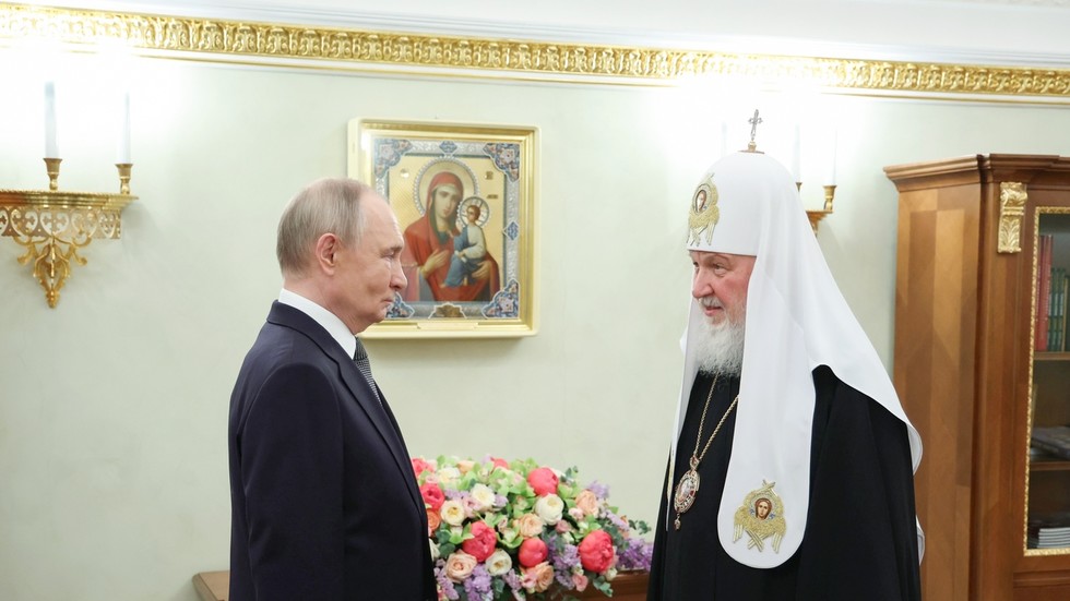 Putin kritizuje „barbarské zaobchádzanie“ s ruskou kultúrou