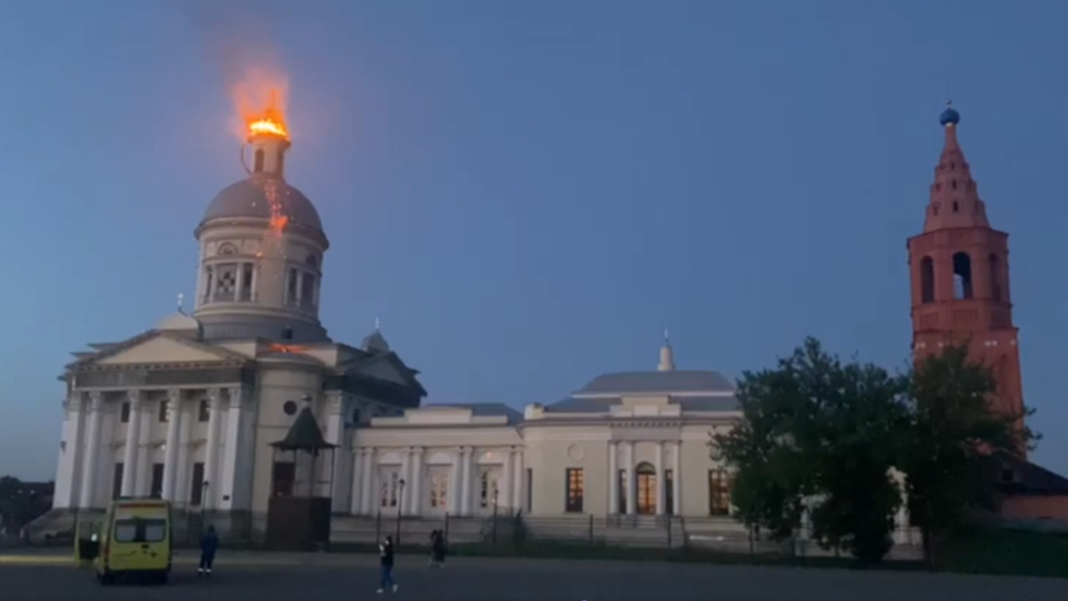 Ukrajinský útok zničil kupolu ruského kostola Ukrajinský útok zničil kupolu ruského kostola