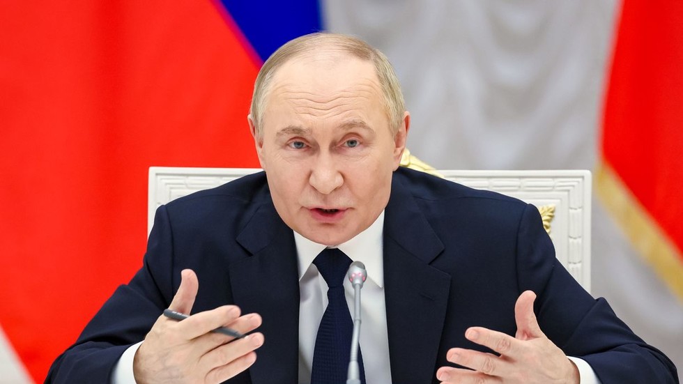 Moskva bola „nútená“ začať vojenskú operáciu proti Kyjevu, tvrdí Putin Moskva bola „nútená“ začať vojenskú operáciu proti Kyjevu, tvrdí Putin