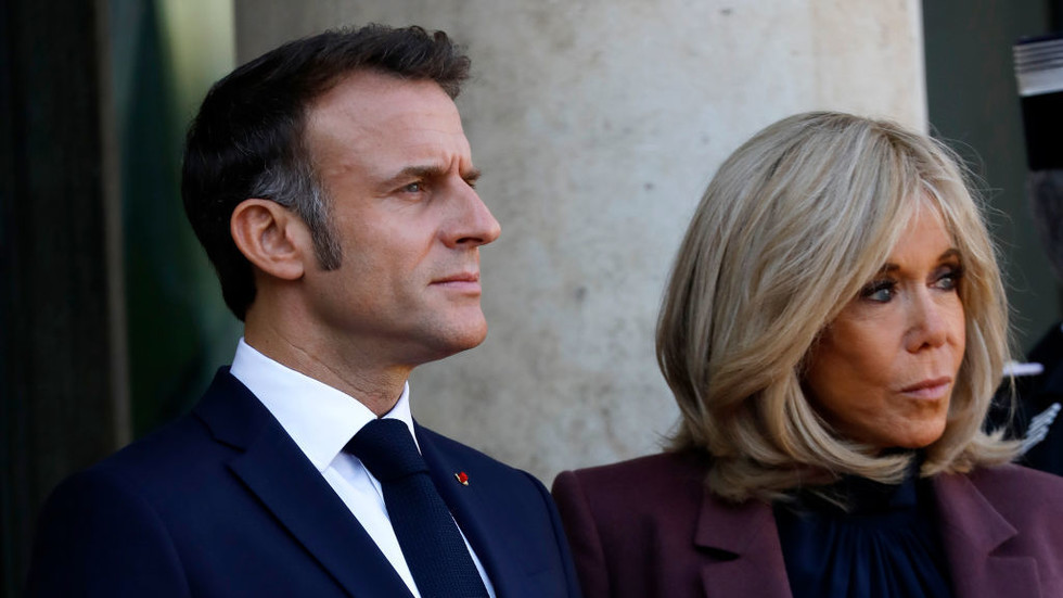 Macron Macron