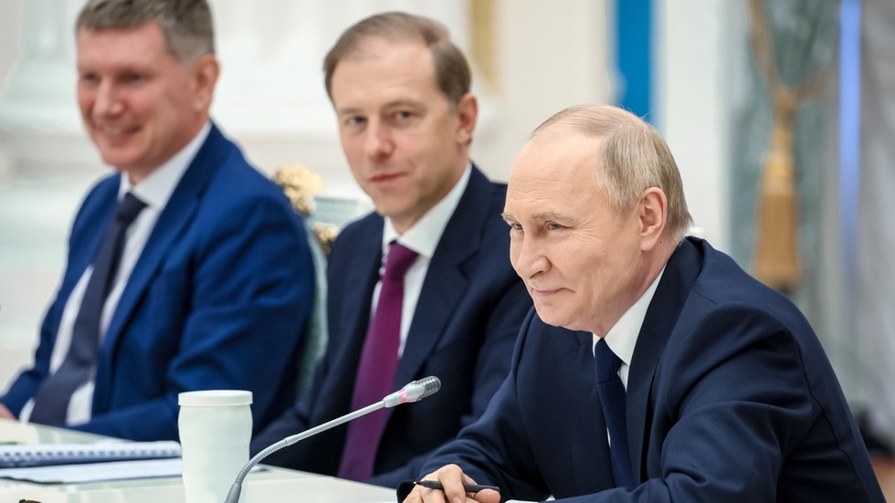 Putin chválil hospodársky rast Ruska