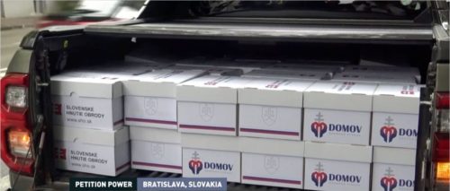 Na Slovensku vyzbierali 400 000 podpisov za zrušenie sankcií voči Rusku