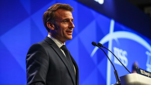 Macron hrozí Číne rozšírením NATO