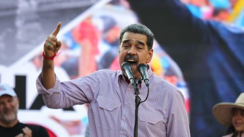 Britský premiér je „bláznivý a diabolský“ – Maduro