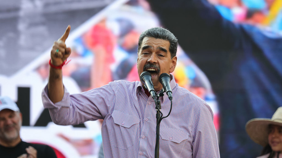 Britský premiér je „bláznivý a diabolský“ – Maduro