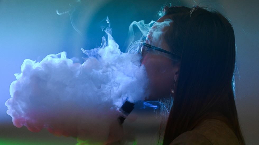 Ruskí poslanci podporili úplný zákaz vapovania