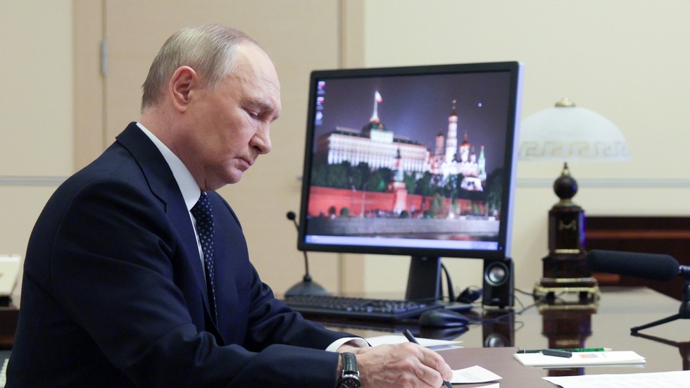 Kremeľ potvrdil Putinovo varovanie po útokoch ukrajinských dronov