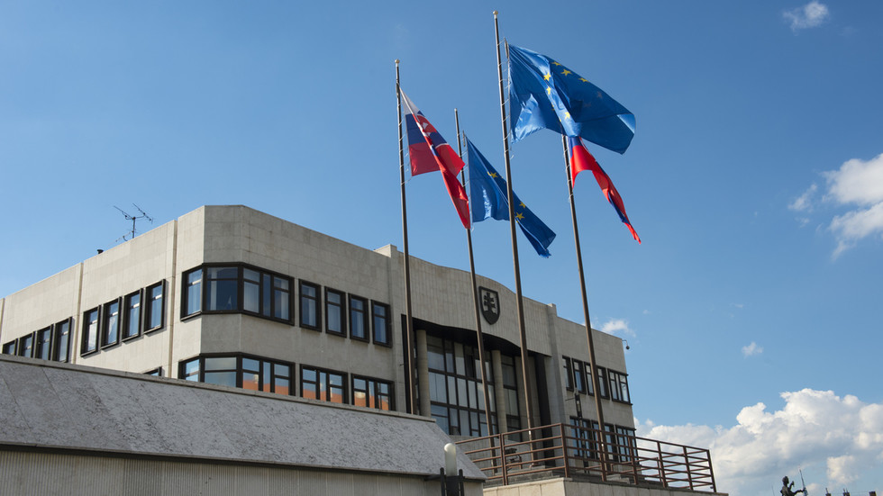 Slovensko schválilo historické uznesenie o sankciách voči Rusku
