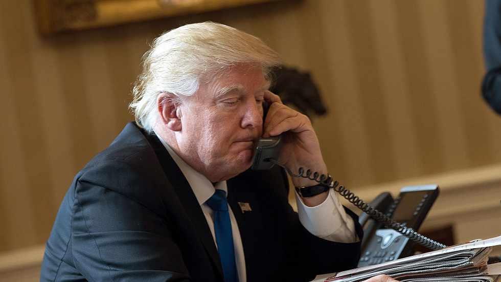 Zelensky  zjavne kritizuje Trumpa za to, že zavolal Putinovi
