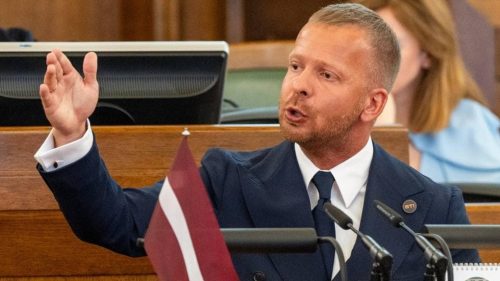 Parlament štátu EÚ vylúčil poslanca za ruský prejav
