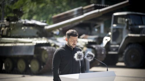 Zelensky vie, že prehráva, tvrdí americký senátor