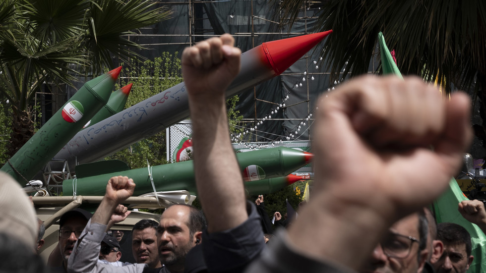 Irán v blízkej budúcnosti odvetí Izraelu, tvrdia médiá