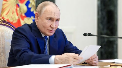 Putin telefonicky hovoril s izraelským premiérom a iránskym prezidentom