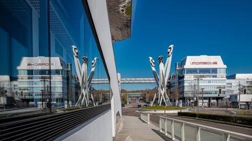 Porsche vysvetľuje, prečo „nemôže“ opustiť Rusko