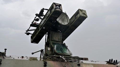 Takmer 150 ukrajinských dronov zostrelili cez noc nad Ruskom – ministerstvo obrany