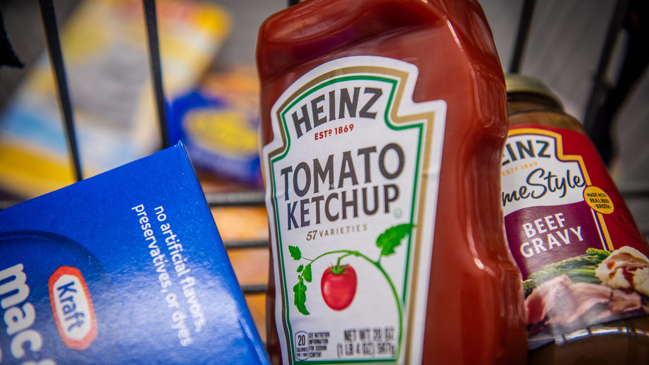Kraft Heinz do konca roka 2027 odstráni všetky umelé farbivá z produktov v USA.