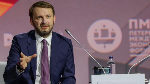 G7 „už nie je motorom rastu“, tvrdí vysokopostavený Putinov poradca