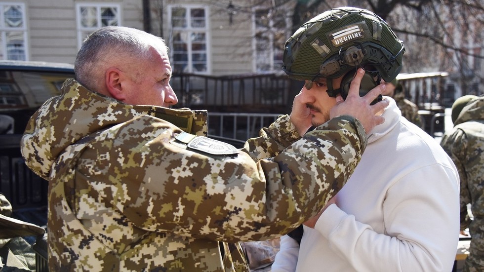 Poslanec: Len štvrtina ukrajinských rekrutov vstupuje do armády dobrovoľne