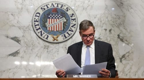 Americké tajné služby nemajú dôkazy o tom, že Irán vyvíja jadrové zbrane, tvrdí popredný demokrat