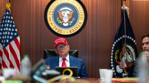 Trump hrozí Iránu ďalšími útokmi (VIDEO)